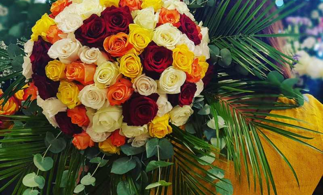 Bouquet de roses pour un anniversaire , Château-Arnoux-Saint-Auban, Fabilaure